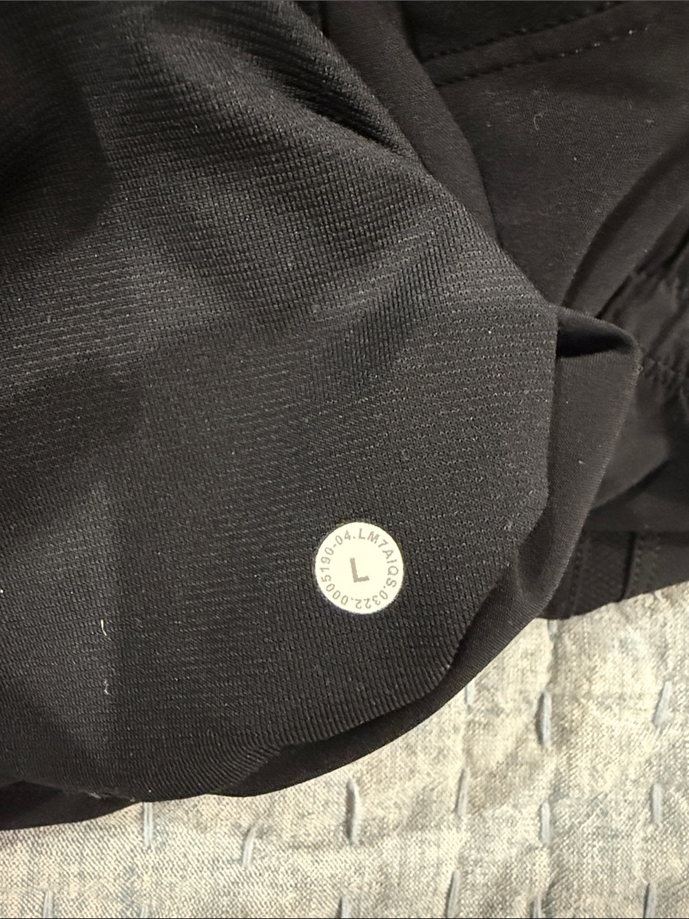 Lululemon men’s pace breaker 9” large - Picture 4 of 4